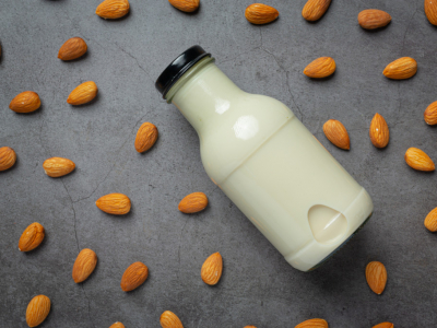 DIY recipe: how to make your own home-made almond milk?